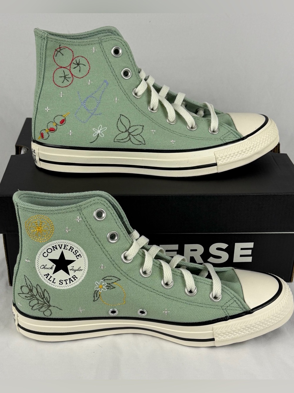 Converse Chuck Taylor High Top Embroidered Light Green Women’s Size 8